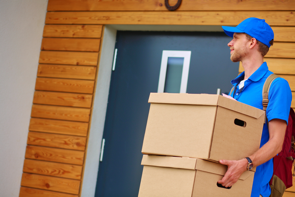 Home | cardiff removals staff is readying the boxes to be labeled and organize your things